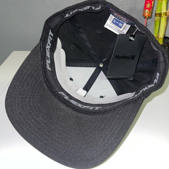 HURLEY MEN’S ONE & ONLY FLEXFIT BASEBALL HAT - Picture 7 of 11